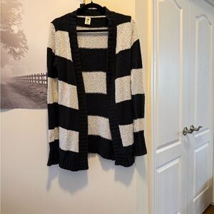 ✨3/$30✨Roxy Black and Cream Striped Cardigan Size Medium Soft Girl Cozy